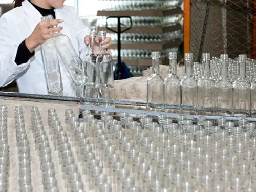 Let's Make a Bottle: Understanding the Glass Bottle Formation Process